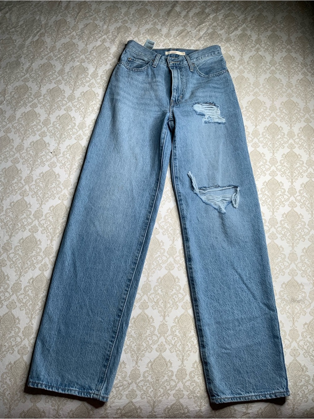 Levi’s ’94 Baggy Jeans Light Blue Medium Wash Size 24